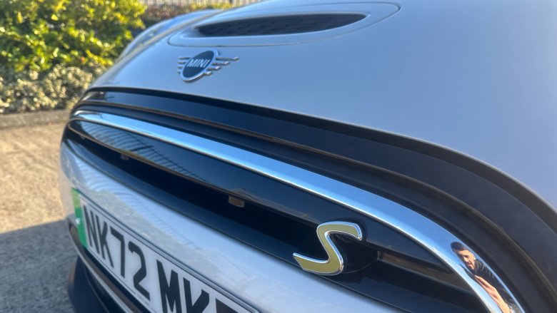 MINI Hatchback 135kW Cooper S Level 2 33kWh 3dr Auto Electric Hatchback